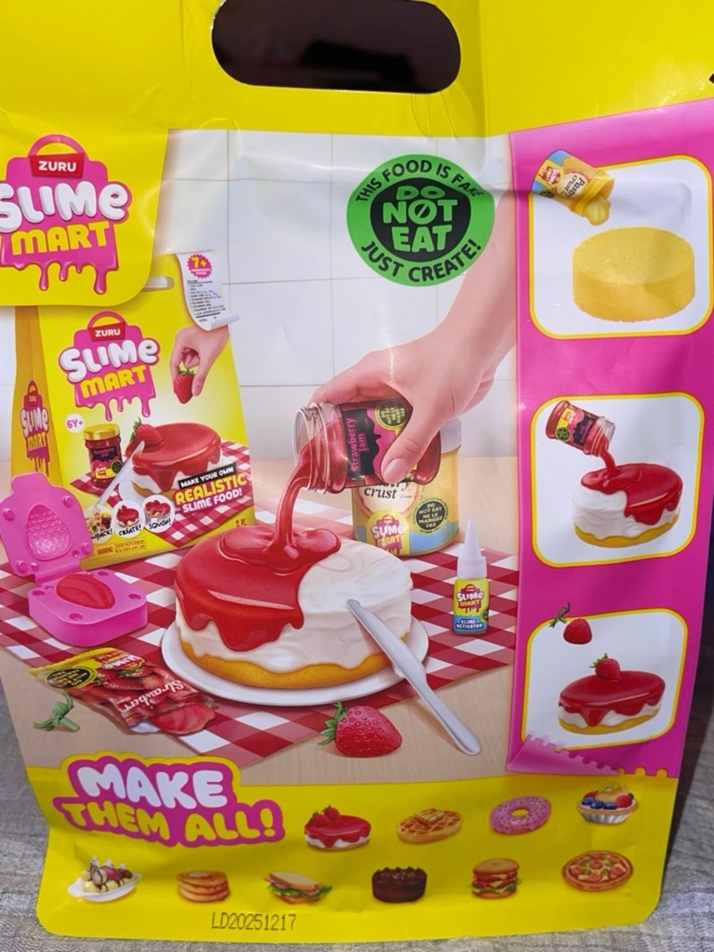ZURU Slime Mart Realistic Slime Food Kit - Red Strawberry - Picture 2 of 2